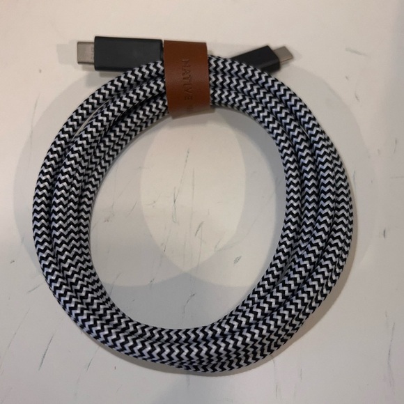 Native Union Type-C Belt Cable Pro USB-C to USB-C 8ft Charging Cable Never Used - Picture 1 of 5